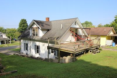 Huge back deck! (Needs some repairs) | Image 3