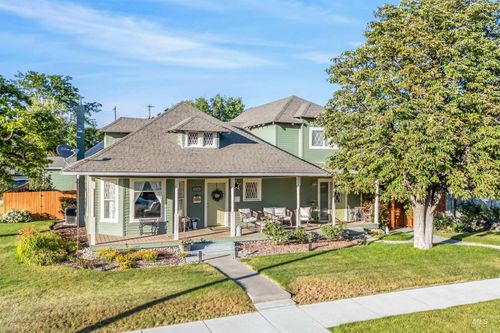226 9th Ave N, Buhl, ID, 83316-1217 | Card Image