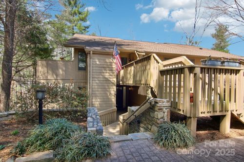 405 N Scarlet Oak Ln, Hendersonville, NC, 28791-2913 | Card Image