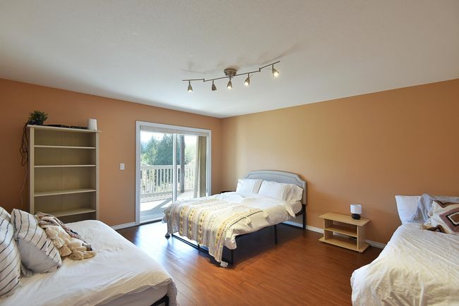 6274 Fairway Avenue, House other with 6 bedrooms, 3 bathrooms and null parking in Sechelt BC | Image 25