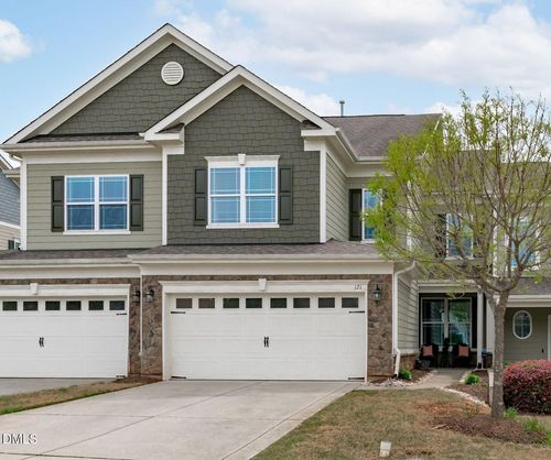 121 Willow View Ln, Apex, NC, 27539-4186 | Card Image