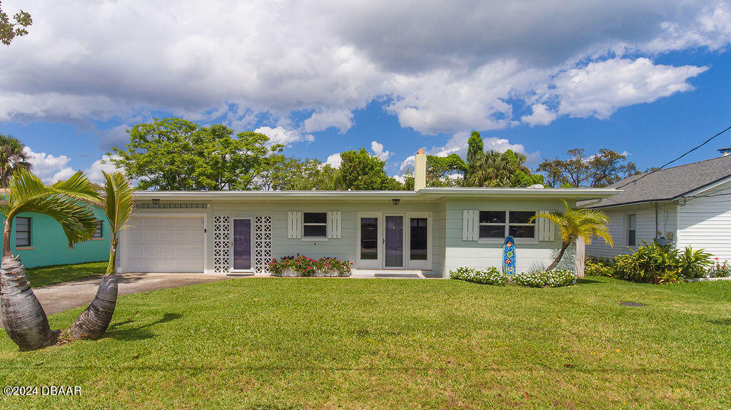 Woodland Ave, Daytona Beach, FL 32118