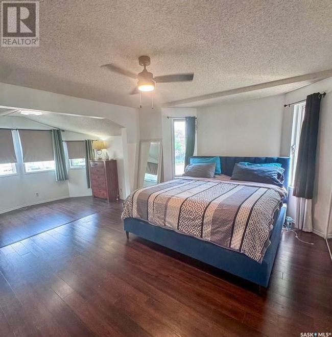 1159 Chaplin St E, House other with 5 bedrooms, 4 bathrooms and null parking in Swift Current SK | Image 14