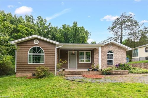 3659 Cornell Blvd, Winston-Salem, NC, 27107-5263 | Card Image