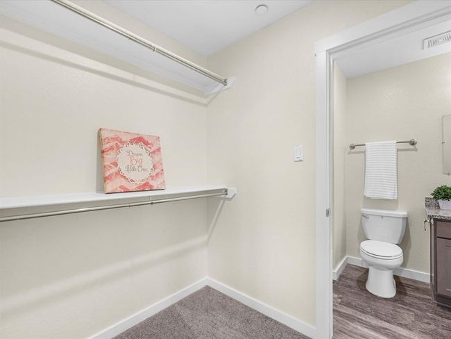 Secondary closet | Image 19