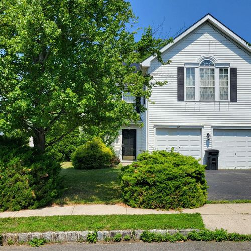 18 Hemingway Ln, Columbus, NJ, 08022-2325 | Card Image
