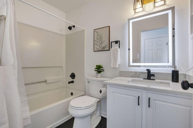 216 Brueghel, Condo with 2 bedrooms, 3 bathrooms and null parking in Blacklick OH | Image 17