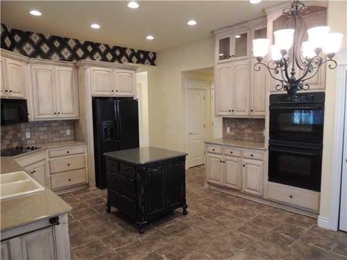 6612 Stinchcomb Dr, Oklahoma City, OK, 73132-3818 | Card Image