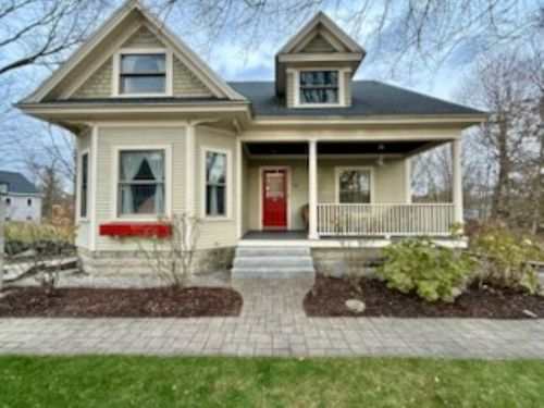 86 Maple St, Henniker, NH, 03242-3237 | Card Image