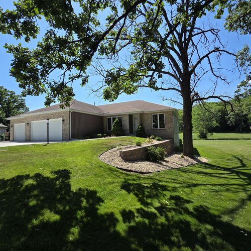 23 Heather Dr, Cottage Grove, WI, 53527-9024 | Card Image