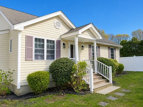 34 Tenth St S, Edgartown, MA, 02539 | Card Image