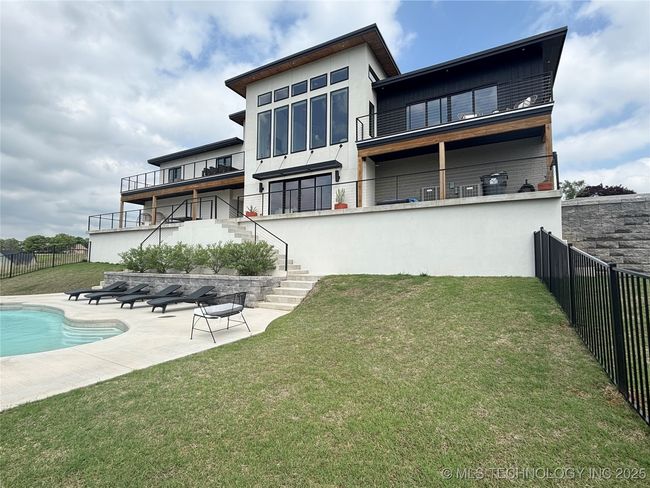 12204 Pacific Cir, House other with 3 bedrooms, 3 bathrooms and null parking in Sperry OK | Image 7