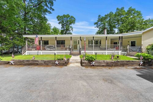 25 Beacon St, Amesbury, MA, 01913 | Card Image
