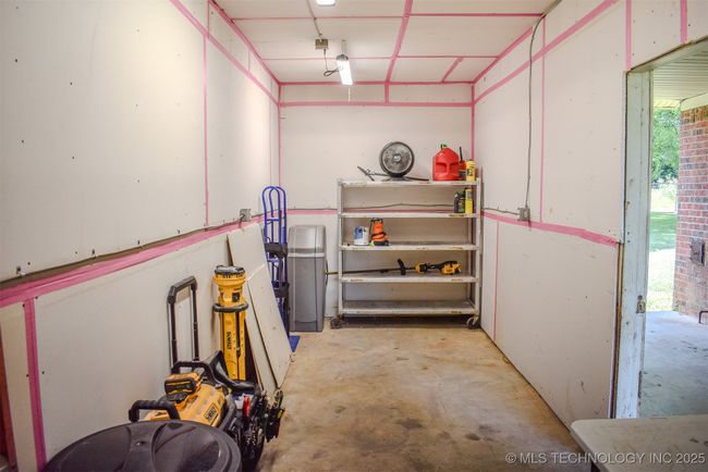 1201 N 4250 Rd, House other with 3 bedrooms, 2 bathrooms and null parking in Hugo OK | Image 33