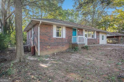 1114 Holly Circle, House other with 3 bedrooms, 2 bathrooms and null parking in Forest Park GA | Image 2