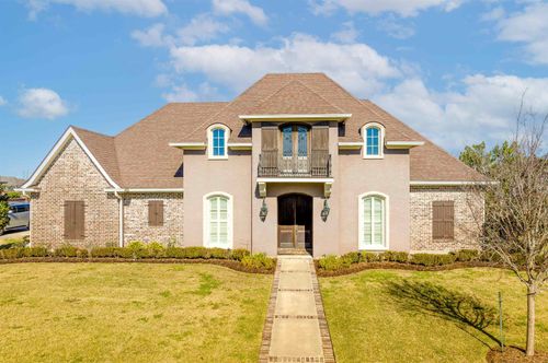 137 Godchaux Dr, Thibodaux, LA, 70301-9201 | Card Image