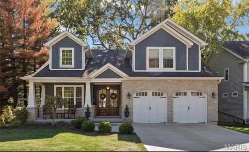 426 Bogey Ln, Kirkwood, MO, 63122-2927 | Card Image