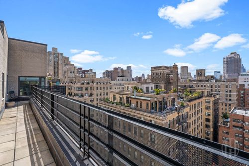 phd-19 E 88th St, New York, NY, 10128-0557 | Card Image