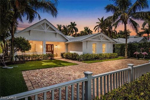 742 11th Ave S, Naples, FL, 34102-7318 | Card Image