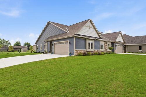 627 Lambert Ct, Slinger, WI, 53086 | Card Image