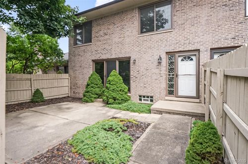 242-42345 E Leo Street, Clinton Charter Township, MI, 48038 | Card Image
