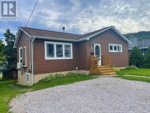 59 Aspen Rd, House with 4 bedrooms, 2 bathrooms and null parking in Corner Brook NL | Card Image