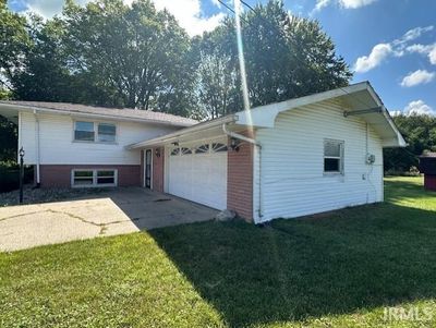 22758 County Road 118 Road, House other with 3 bedrooms, 2 bathrooms and null parking in Goshen IN | Image 2