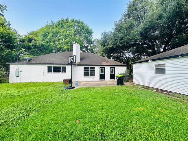 1215 Briar Ln, House other with 4 bedrooms, 2 bathrooms and 2 parking in Wharton TX | Image 19