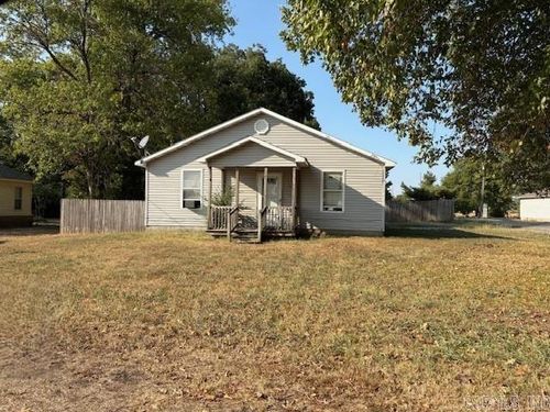 427 E Main St, Steele, MO, 63877-1533 | Card Image