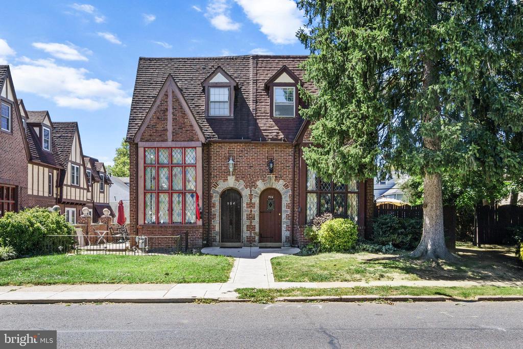 Burmont Rd, Drexel Hill, PA 19026