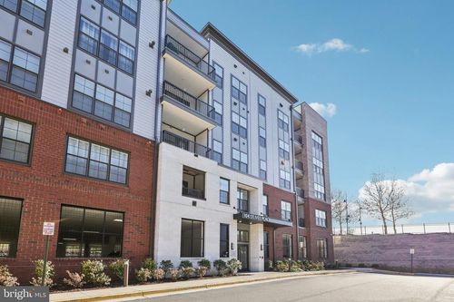 apt-402-104 Saint Ives Pl, OXON HILL, MD, 20745-1453 | Card Image