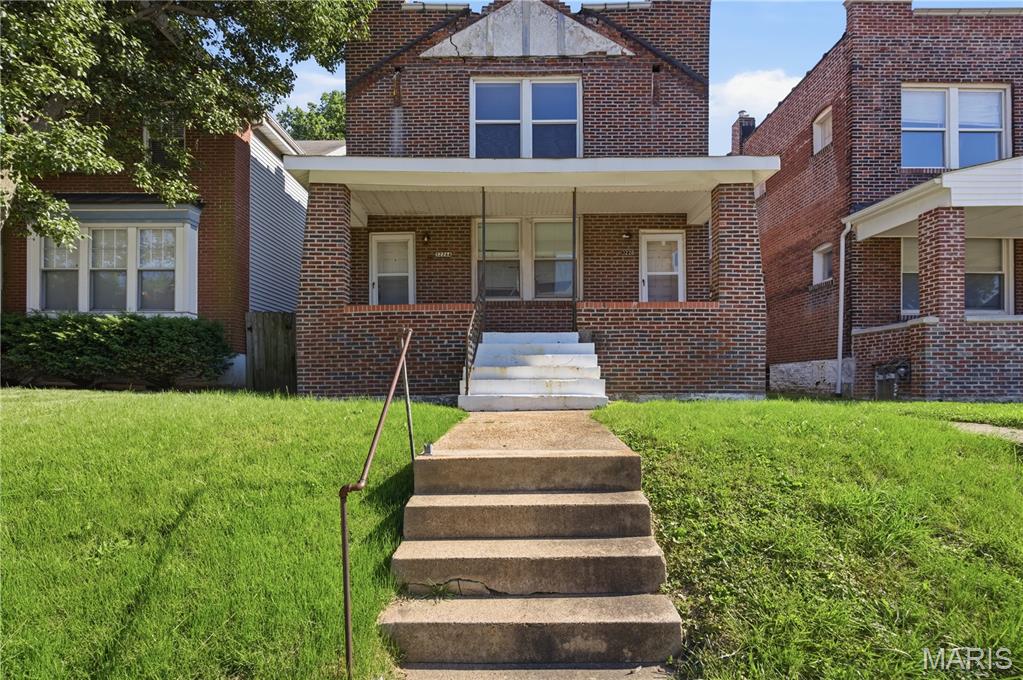 3226 Arsenal St, Saint Louis, MO 63118