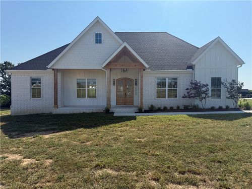 5020 Logan Dr, Bentonville, AR, 72713-4124 | Card Image