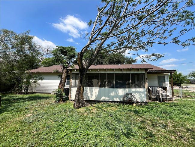 306 N Texas Ave, House other with 4 bedrooms, 2 bathrooms and null parking in Freer TX | Image 8