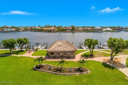 q3-615 Seaview Ct, MARCO ISLAND, FL, 34145-2913 | Card Image