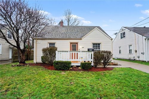 834 Sarcee Ave, Akron, OH, 44305-1242 | Card Image