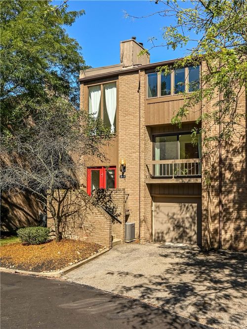 261 Elm Ct, Pittsburgh, PA, 15237-2614 | Card Image