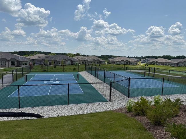 421 Standing Stone Dr, Condo with 2 bedrooms, 2 bathrooms and null parking in Waukesha WI | Image 13
