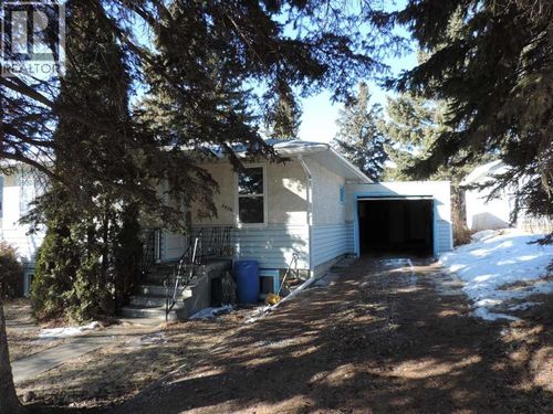 4938 51 Ave, Bentley, AB, T0C0J0 | Card Image