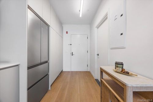 unit-321-8 Chester Ave, White Plains, NY, 10601-5135 | Card Image