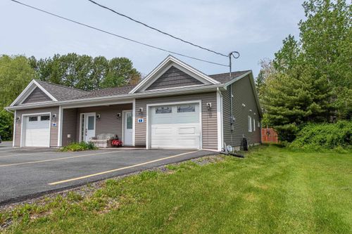 4 Mama Lien Dr, Lantz, NS, B2S1T5 | Card Image