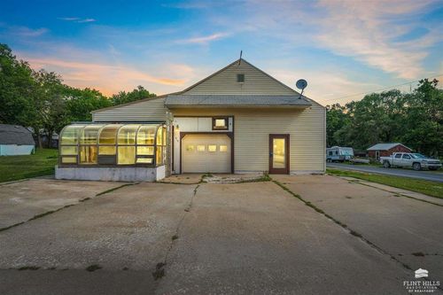 410 Main St, Westmoreland, KS, 66549-9836 | Card Image
