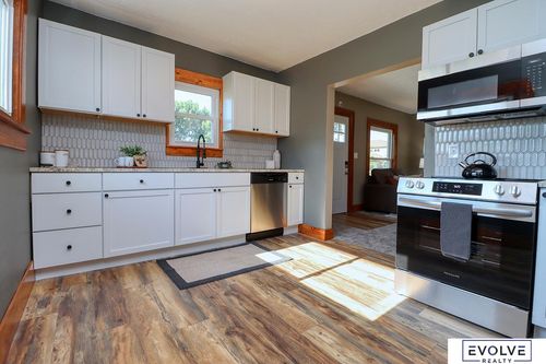 1712 Ella St, Beatrice, NE, 68310-3239 | Card Image