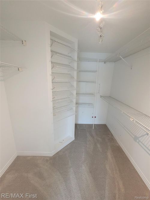 38025 Huron Pointe Dr, Harrison Twp, MI, 48045-2832 | Card Image