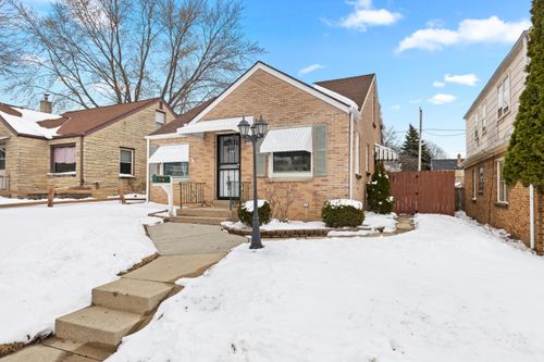3668 S 16th St, Milwaukee, WI, 53221-1620 | Card Image