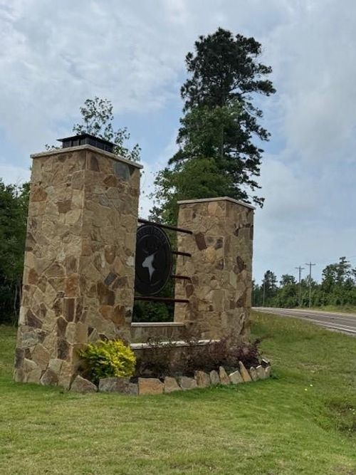 340 Iron Horse Rd, Willis, TX, 77378-1811 | Card Image