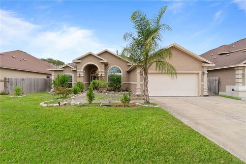 5818 Chamomile Ct, Corpus Christi, TX, 78414-4233 | Card Image