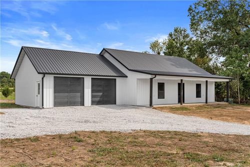 13909 S 1400 Rd, Nevada, MO, 64772-5101 | Card Image