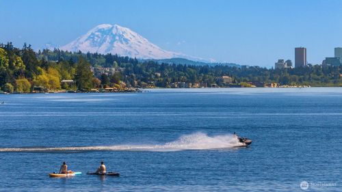 8503 Ne Juanita Dr, Kirkland, WA, 98034-3524 | Card Image