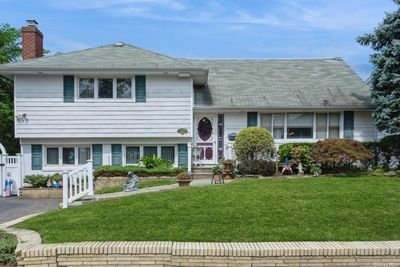 106 E Lexington Avenue, House other with 3 bedrooms, 3 bathrooms and null parking in Oceanside NY | Image 2